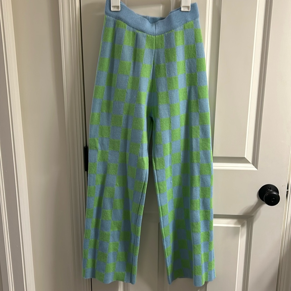 Checkered sweater pants